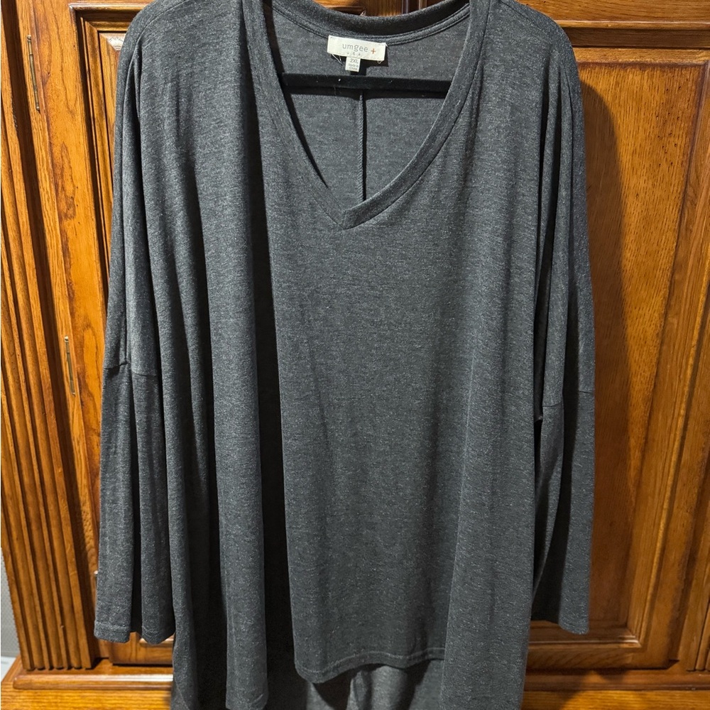 Umgee Dark Gray Long Sleeve V-Neck Tunic Top